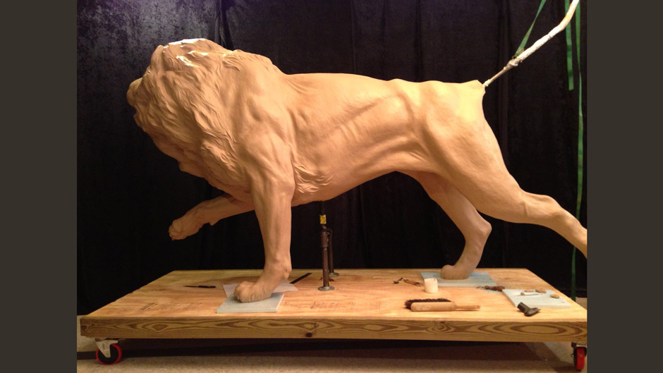 Aaron Yount monumental lion clay